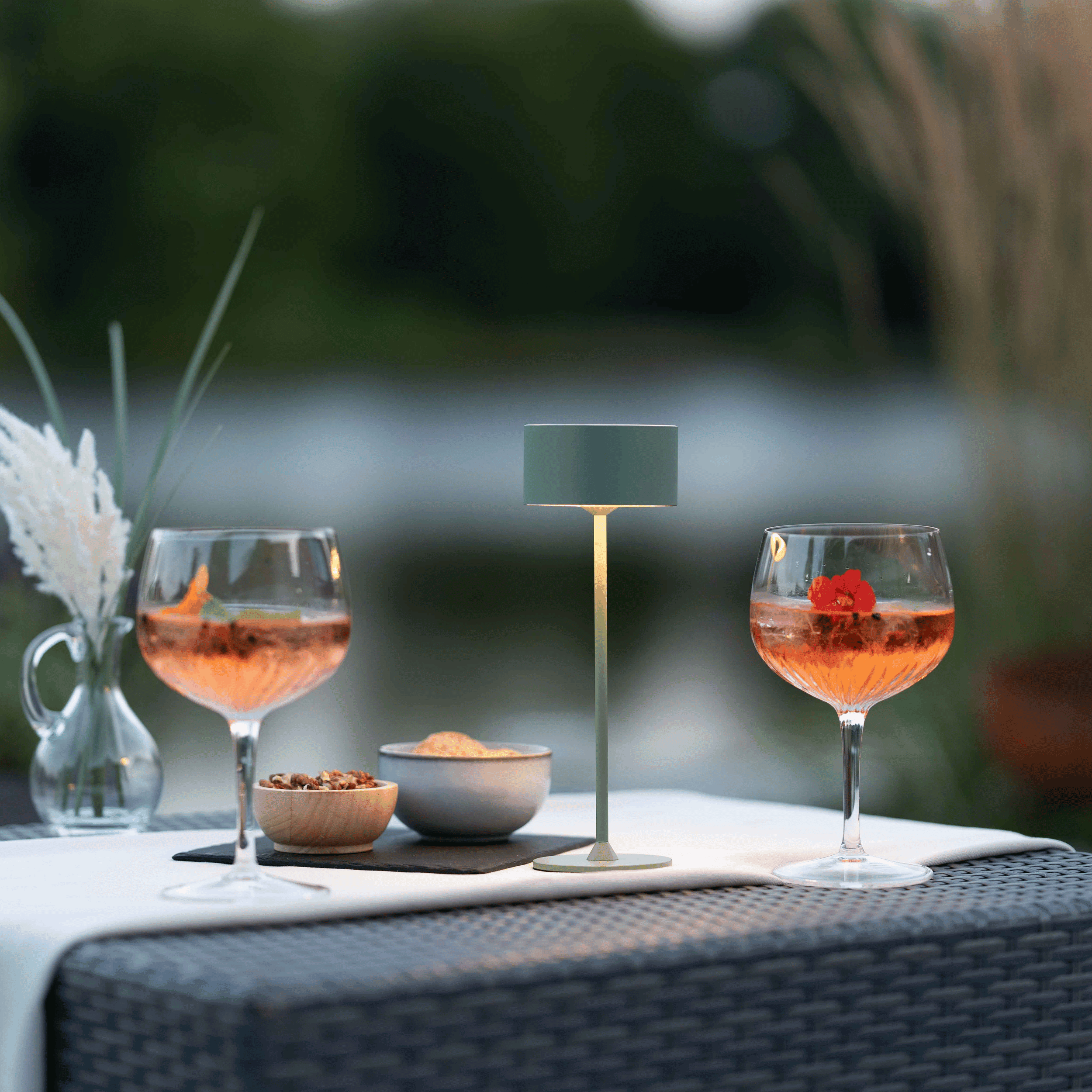 Oplaadbare Tafellamp versus Traditionele Tafellamp: Welke Kies Je? - Fullambience